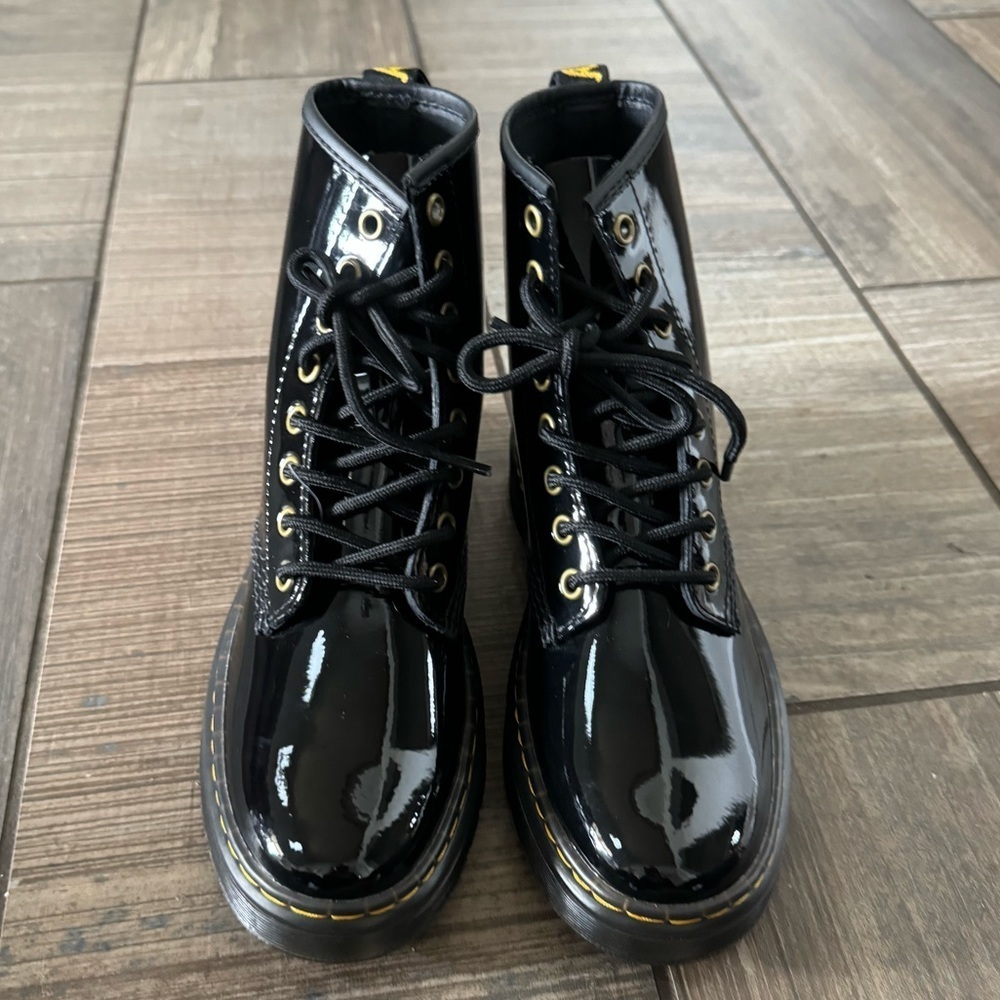 DR.MARTENS WOMENS ZAVALA COMBAT BOOT size 6 - Picture 6 of 10
